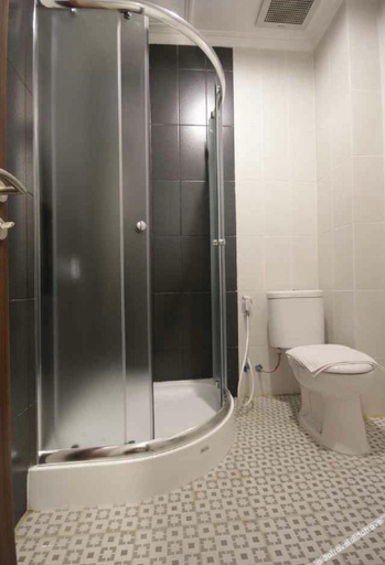 Bathroom 3, Flamboyan Residence Cipete, South Jakarta