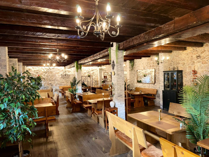 Food & Drinks 2, Pojta - sobe za najam, Sinj