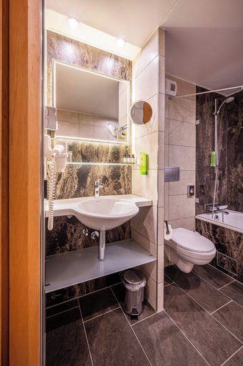 Bathroom 5, Bio-Seehotel Zeulenroda, Greiz