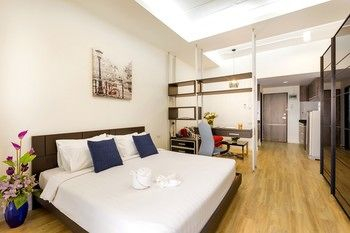 Others 5, At115 by Rompo Mansion, Khlong Toey