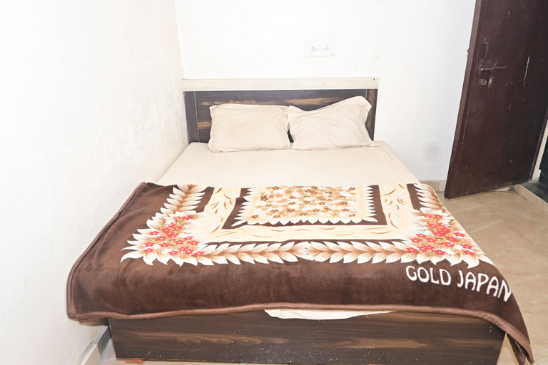 Room 4, Hotel RG, Faizabad