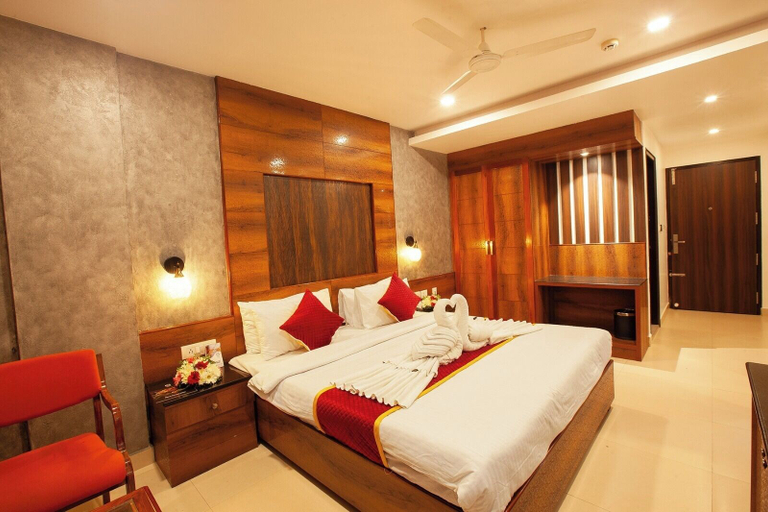 Room 4, Hotel Laals Inn Grand, Ernakulam