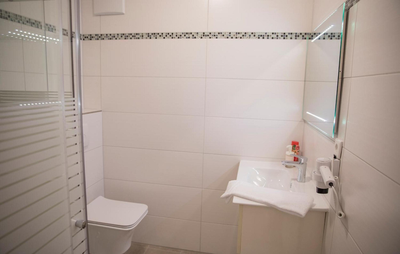 Bathroom 5, Hotel Hausen Obertshausen Frankfurt, Offenbach