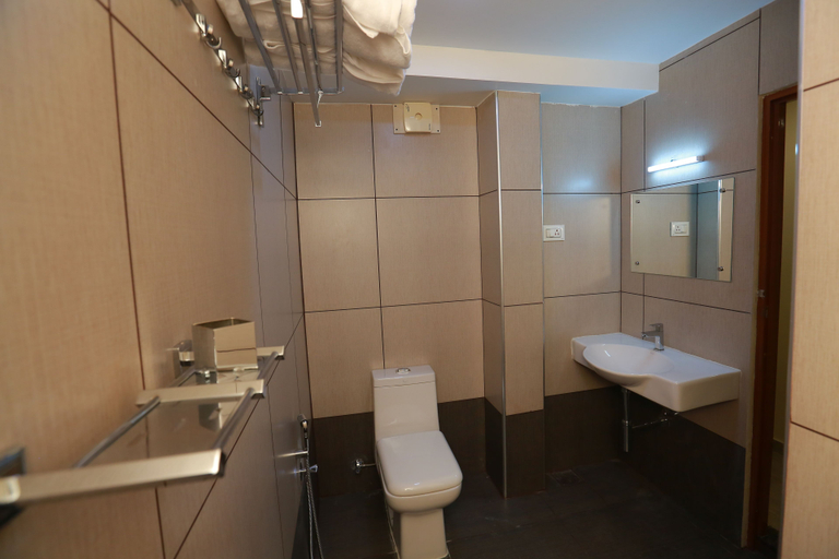 Bathroom 4, The Crescent Suites, Ernakulam