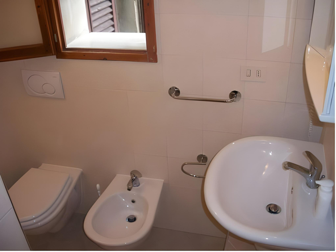 Bathroom 3, La Torre Nomipesciolini, Siena