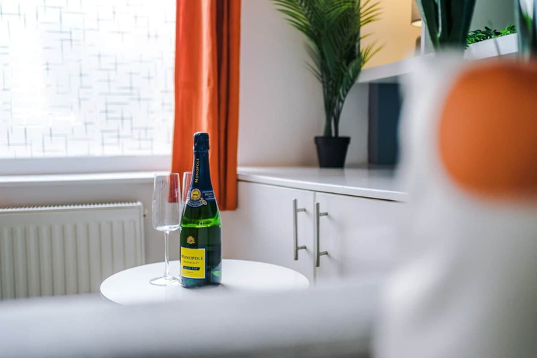 Room 4, Stylish Home Incredible Location Sleeps 5, Cheshire West and Chester