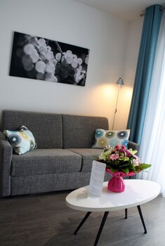 Room 5, Residence Les Coteaux de Jonzac, Charente-Maritime
