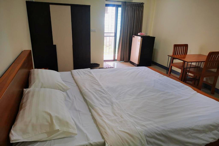 Room 3, C Park, Krathum Baen
