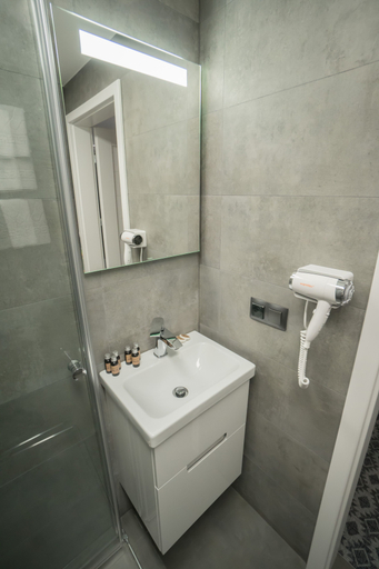 Bathroom 3, Hotel Gordon, Warsaw