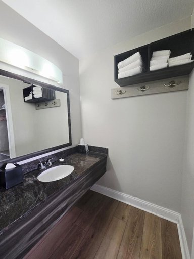 Bathroom 4, Park Inn by Radisson, Pigeon Forge South, Sevier