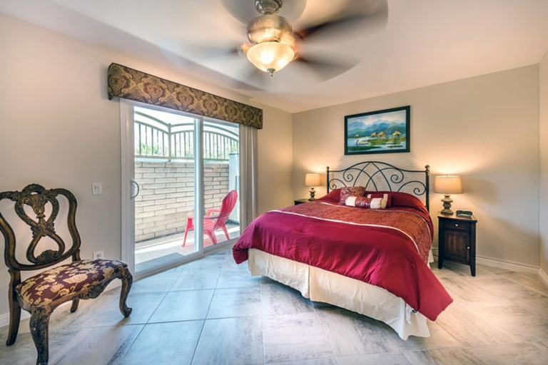 Room 3, @marbella Lane-hidden Oasis 2BR Condo w/ Pools/gym, Riverside
