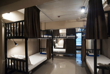 Others 5, Cloud Nine Lodge, Ratchathewi
