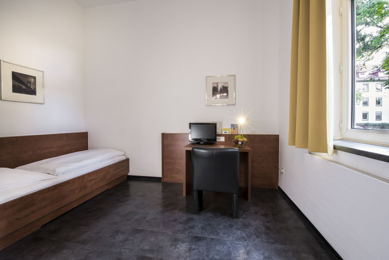 Bedroom 4, CJD Bonn, Bonn