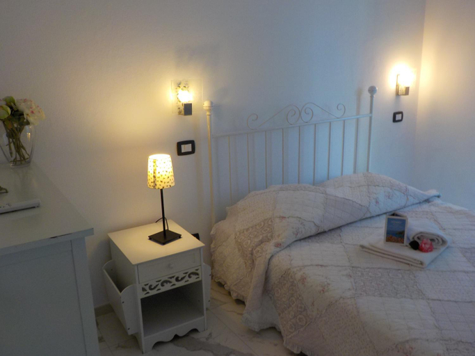 Bedroom 2, Villa Angelina Garden, Var