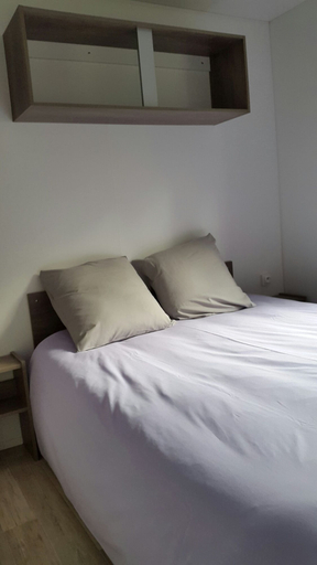 Bedroom 3, Domaine du Lac Chambon, Puy-de-Dôme