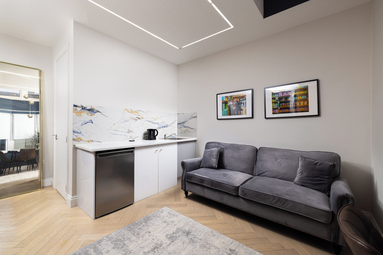 Others 2, London Studios and Suites, London