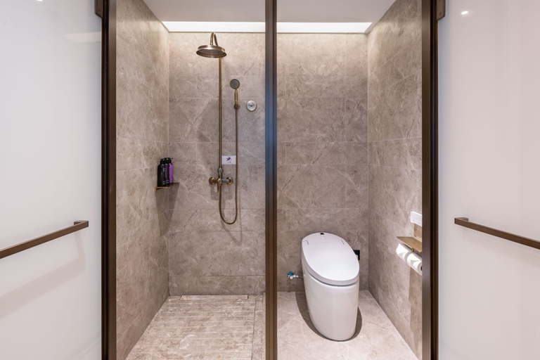 Bathroom 5, Mercure Shanghai Jinqiao, Shanghai