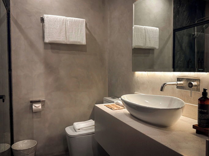 Bathroom 5, Yamato Hostel, Pasay City