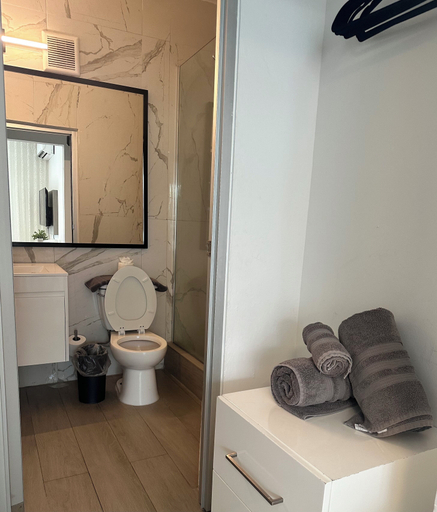 Bathroom, Mar Del Norte