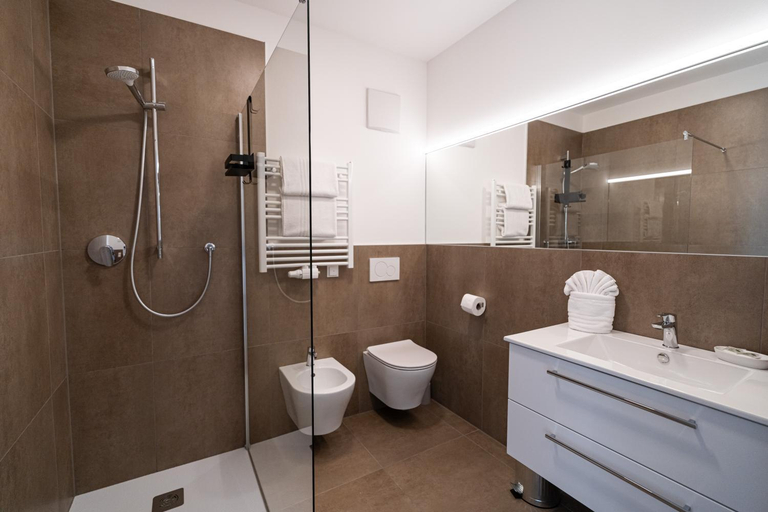 Bathroom 5, DAS MATSCHER Residence & Garden Hotel, Bolzano