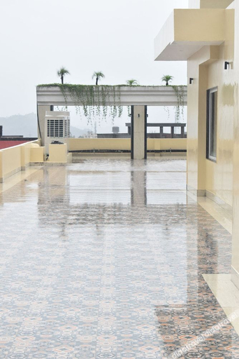 Sport & Beauty 2, Ramada by Wyndham Katra Station Road, Reasi