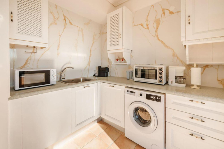 Room 3, Golden Tiara Apartment, Ionian Islands