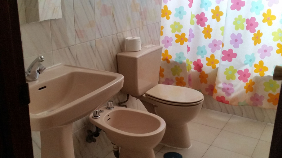 Bathroom 3, Ocana Apartments, Alicante