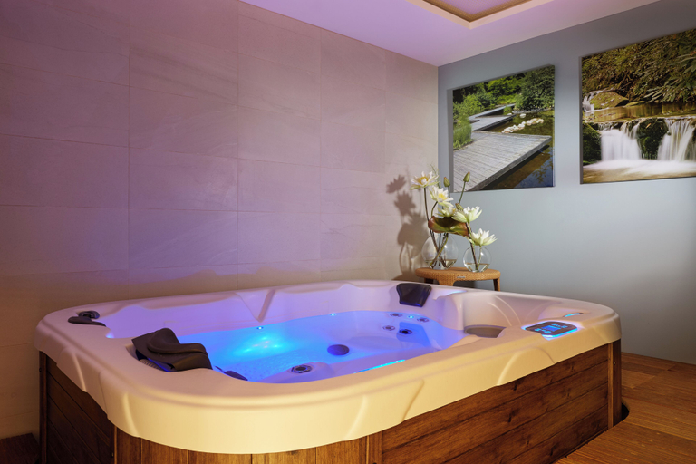 Bathroom 2, Quality Aparthotel Nice, Alpes-Maritimes