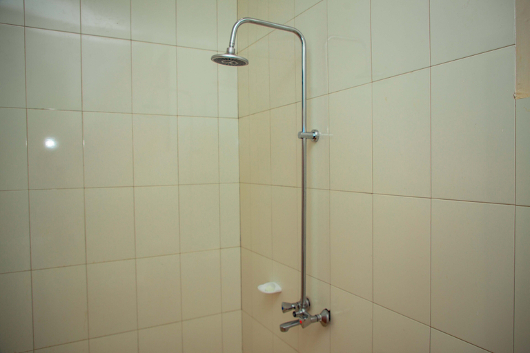 Bathroom 3, Kilimanjaro White House Hotel, Moshi Rural