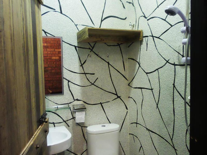 Bathroom 4, Swing & Pillows @ Anggun Hotel Seri Iskandar, Ipoh, Perak Tengah