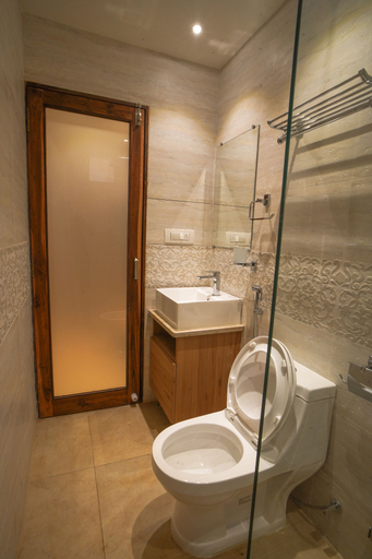 Bathroom 3, TreeHouse MARS Beach Cottages, North Goa