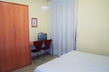 Others 2, Hostal Moratin, Valencia