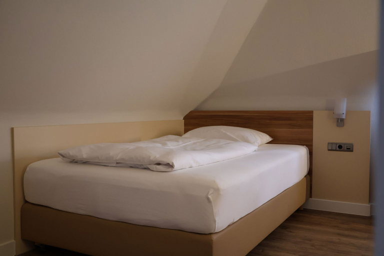 Bedroom 4, Hotel an der Therme, Bad Dürkheim