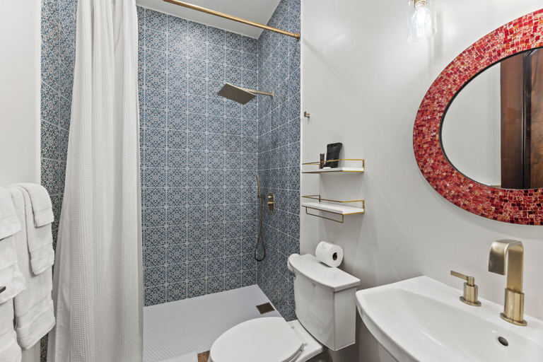 Bathroom 3, Las Haciendas