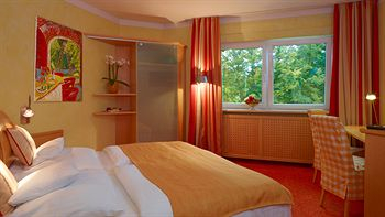 Others 5, Hotel Restaurant Wessinger, Offenbach
