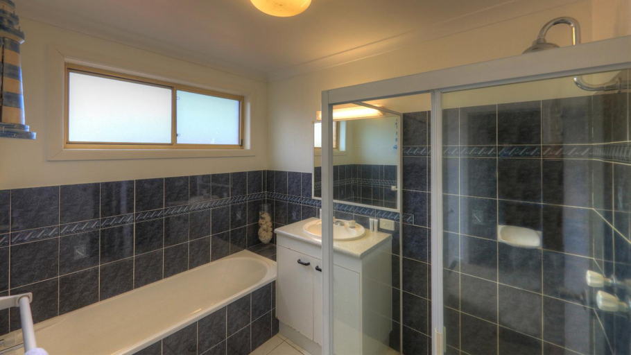 Bathroom 3, Yamba Motor Inn, Clarence Valley- Coast