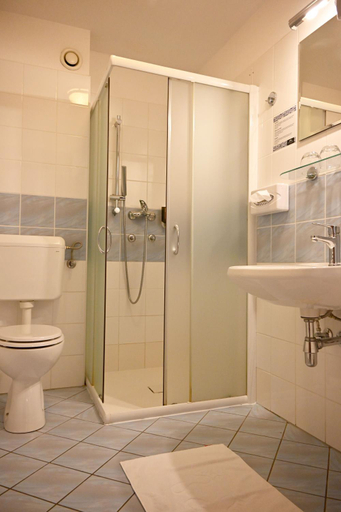 Bathroom 5, Sabotin, Hotel & Restaurant, Gorizia