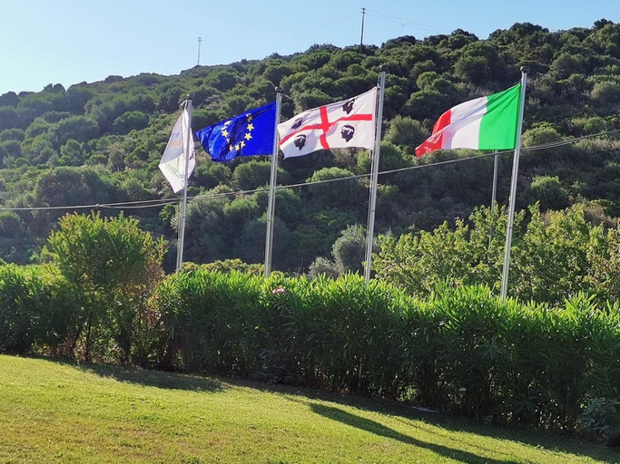 Courtyard, Sardinia Hillside Retreat - Apt 14 - 2BR, quiet area, parking, Sassari