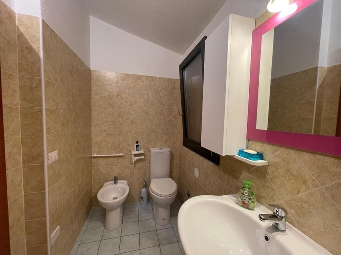 Bathroom, Sardinia Hillside Retreat - Apt 13 - 2BR, quiet area, parking, Sassari