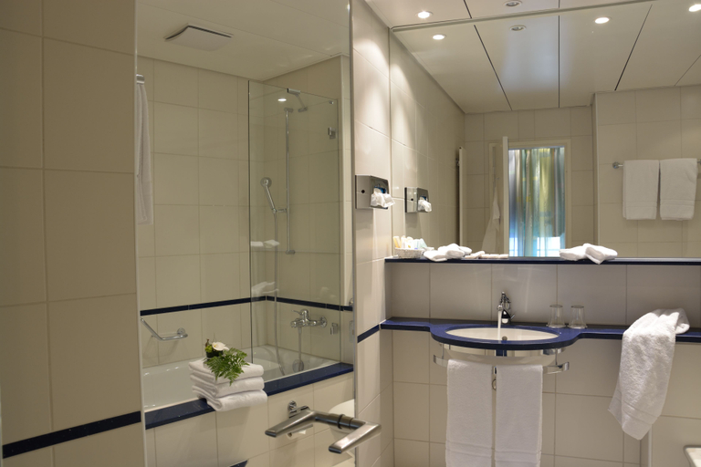Bathroom 4, Hotel Zofingen, Zofingen