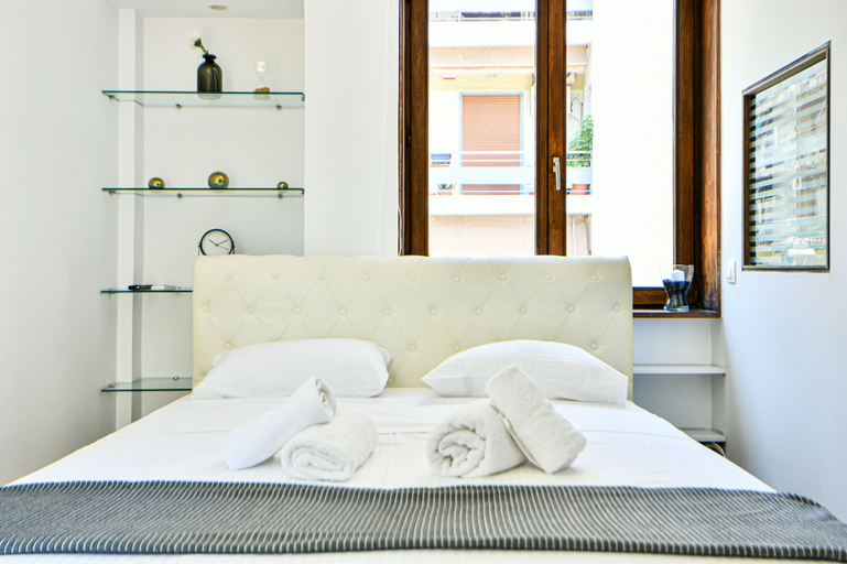 Bedroom 2, Flowers of Athens, Attica