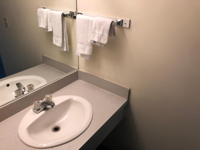 Bathroom 3, Westwind Motor Inn Hotel, Division No. 11