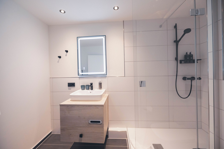 Bathroom 3, The Oceans, Ostholstein