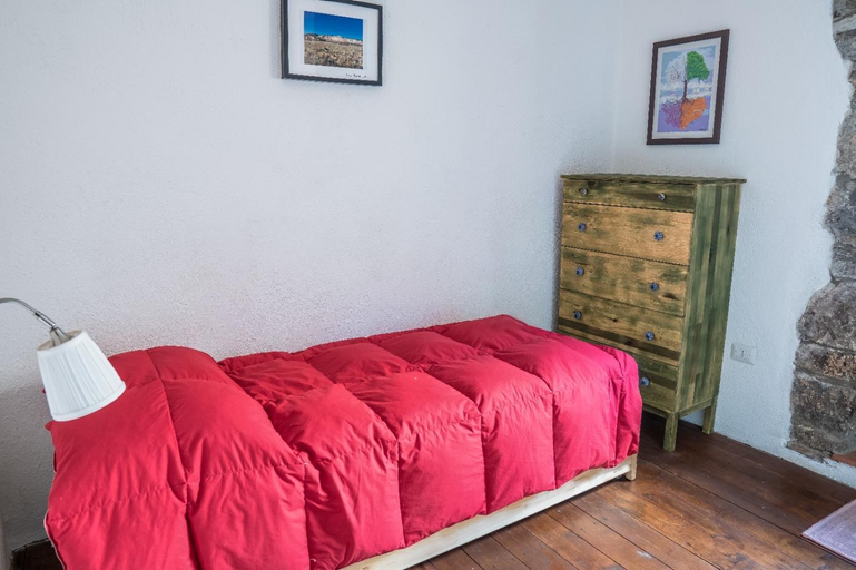 Bedroom 3, The Templars Guesthouse, Oristano