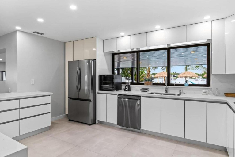 Private kitchen 4, Lakefront Villa by Glam Homes, Miami-Dade