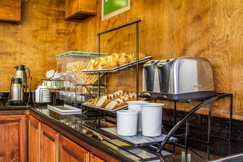 Others 5, Aurora Inn, Stanislaus