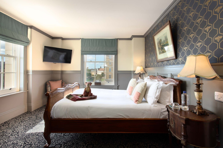 Bedroom 2, The Duchess of Cornwall, Dorset