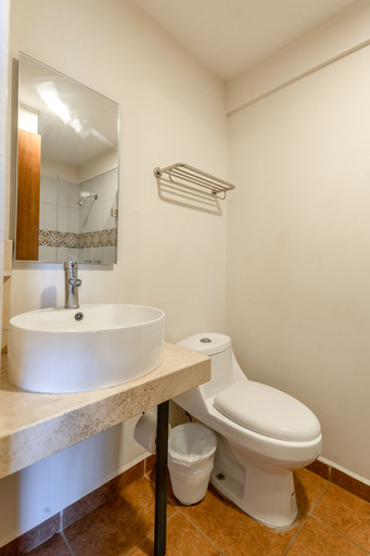 Bathroom 4, Hotel Mesón de Sara, Querétaro