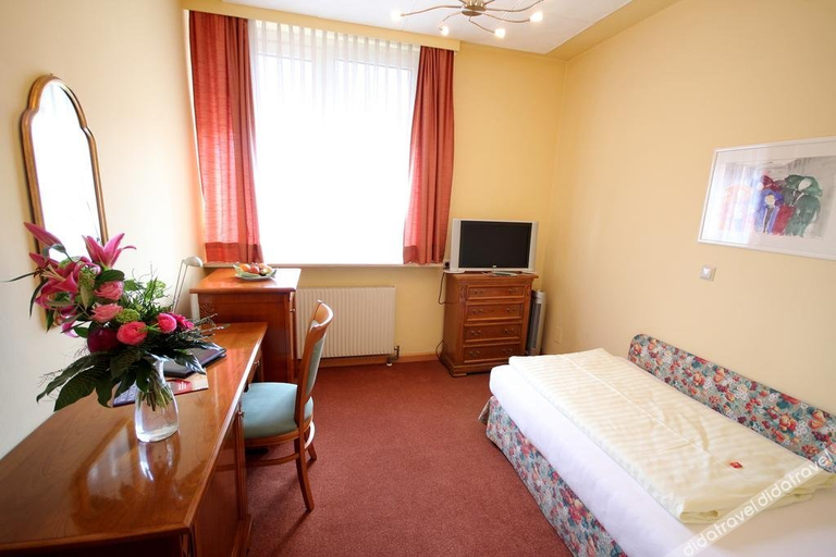 Bedroom 2, Carinthia Stadthotel, Klagenfurt