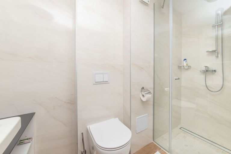 Room 2, Altiora Prestige Residence 202, Gradac